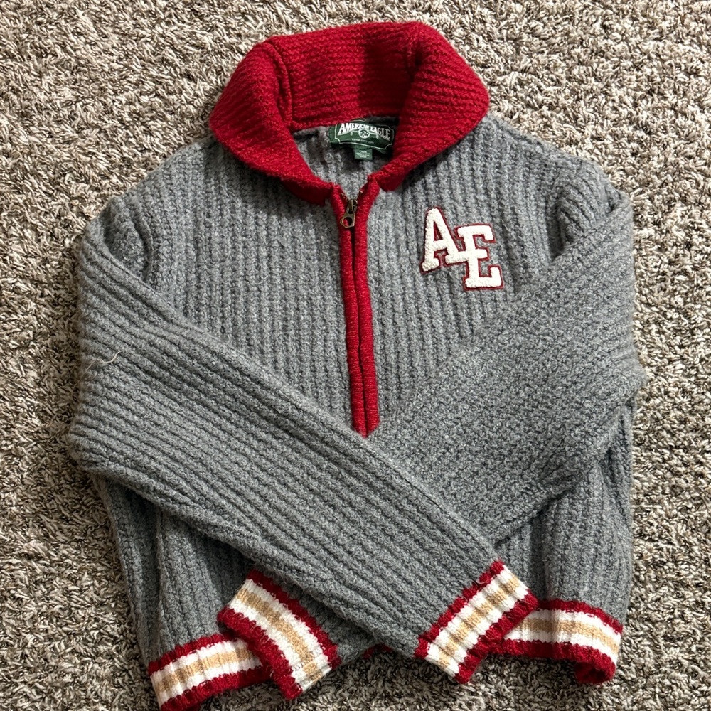 American Eagle Red and Gray Knit Sweater
